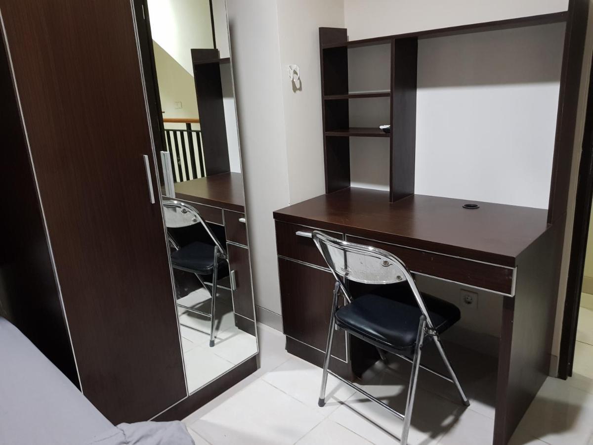 Aloha Guest House - 1 Male Only Tangerang Exterior foto
