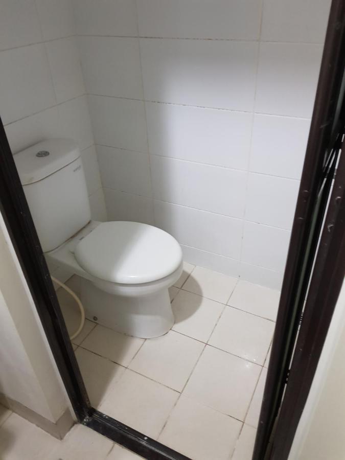 Aloha Guest House - 1 Male Only Tangerang Exterior foto