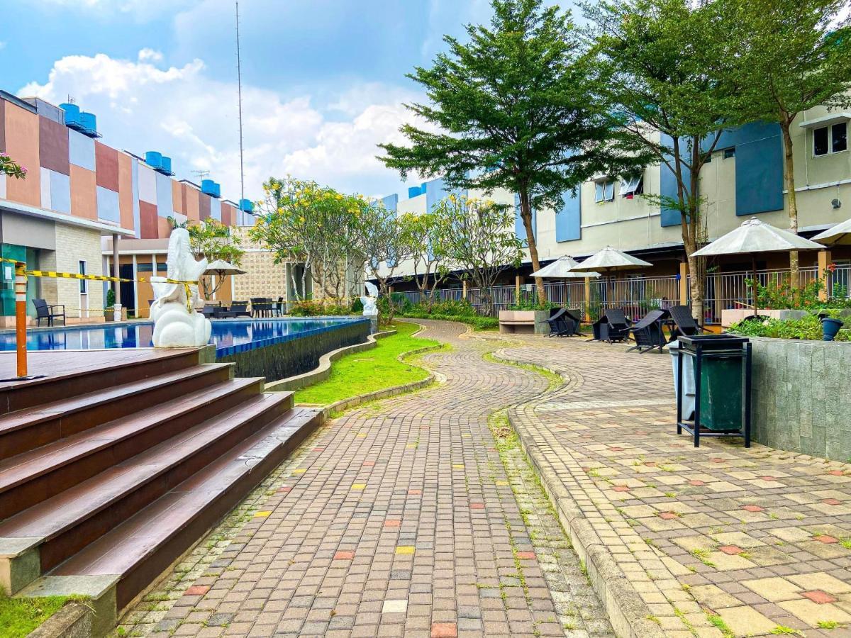 Aloha Guest House - 1 Male Only Tangerang Exterior foto